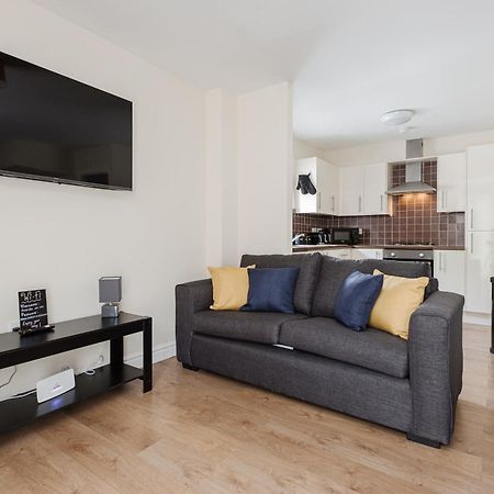 Oxheys House - 5 Bedrooms Contractors Parking 普雷斯顿 客房 照片